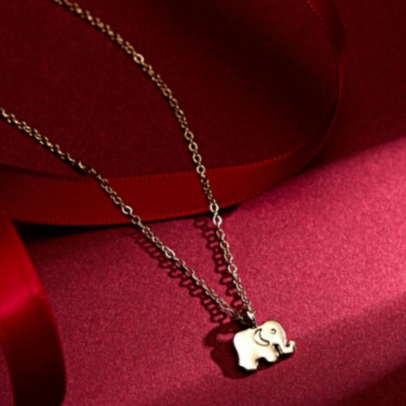 NWT Elephant Pendant Necklace - Picture 11 of 12